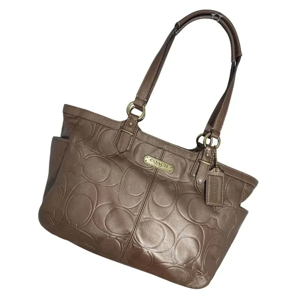 COACH! VINTAGE ANTIQUE GOLD GENUINE LEATHER 